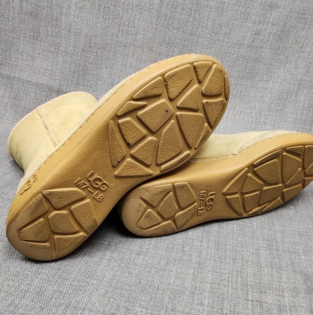 Uggs Original Australia Ankle Pure Natural Sheepskin Boots. 8 - Picture 8 of 10